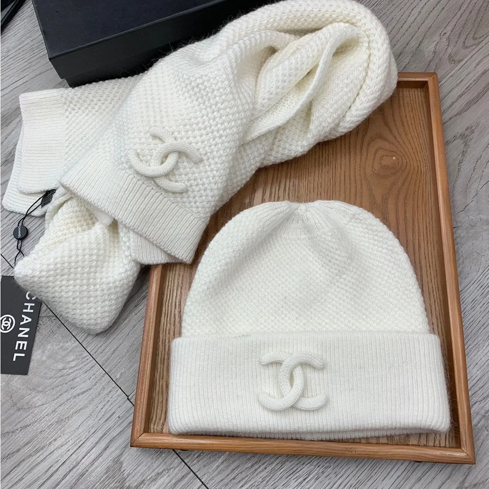 CHANEL Cream Knit Beanie & Scarf Set